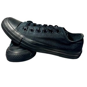Converse Chuck Taylor Mono Black Low Top classic style women’s size 7